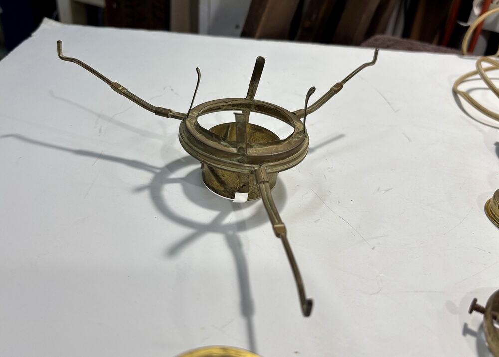 Antique Brass Oil Kerosene Lamp Tripod Shade Holder Spider 3 Arm Lamp Part